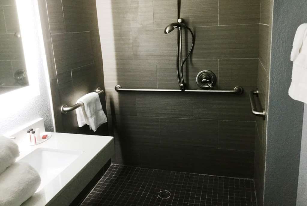 Baymont Inn & Suites Shawnee Pokoj fotografie