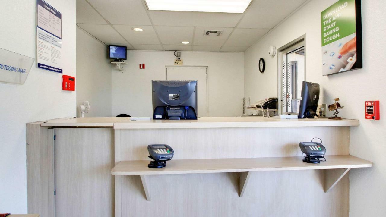 Baymont Inn & Suites Shawnee Exteriér fotografie